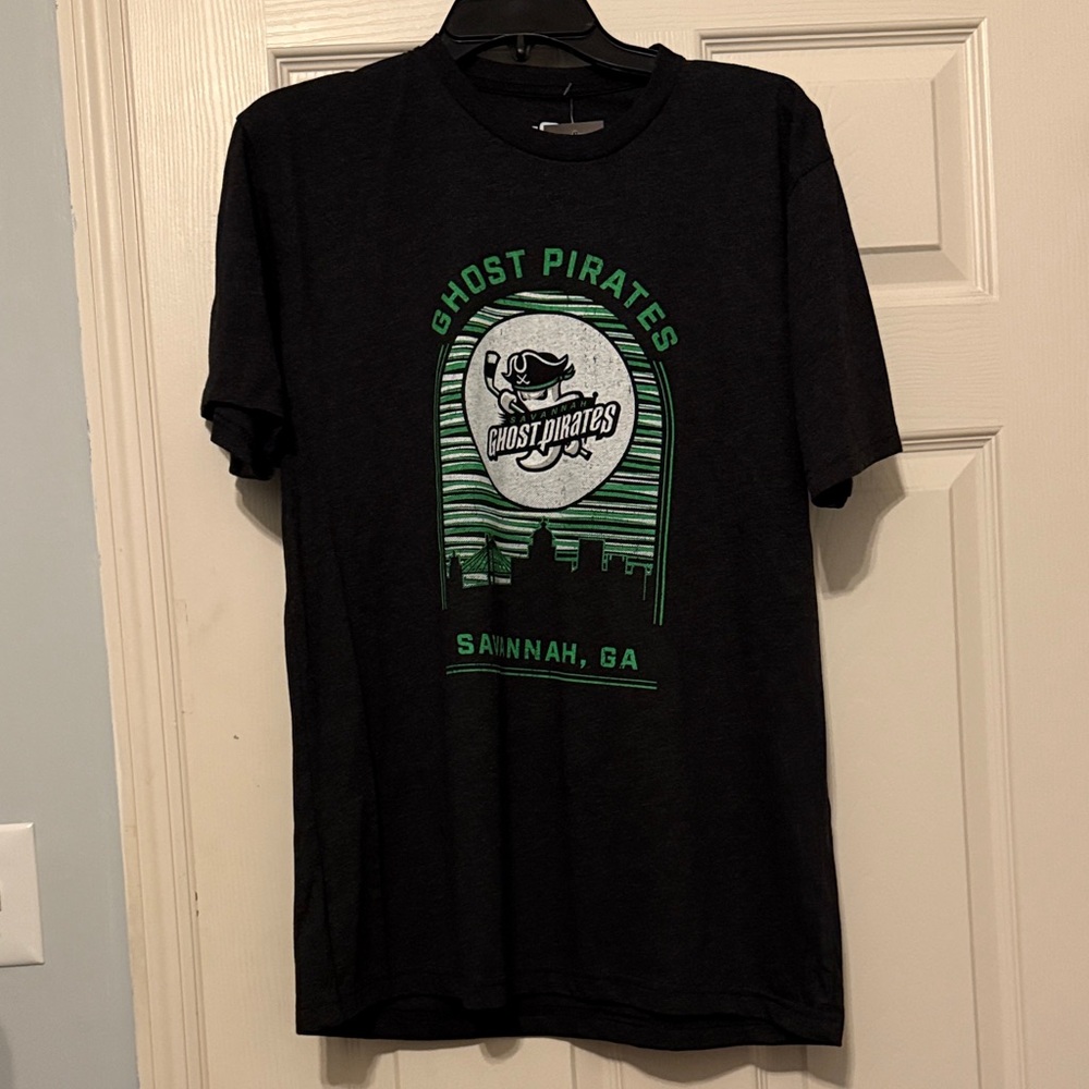 NWT Savannah Ghost Pirates Hockey Shirt, Men’s L